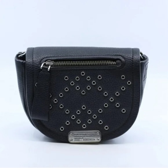 Marc Jacobs Handbags - Marc Jacob’s silver studded black cross body w/ detachable strap